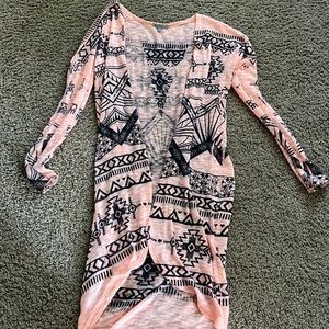 Charlotte Russe long sleeve geometric Aztec print cardigan
